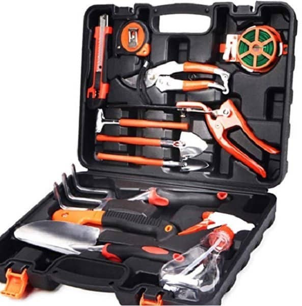 great gifts for gardeners - tool kit set