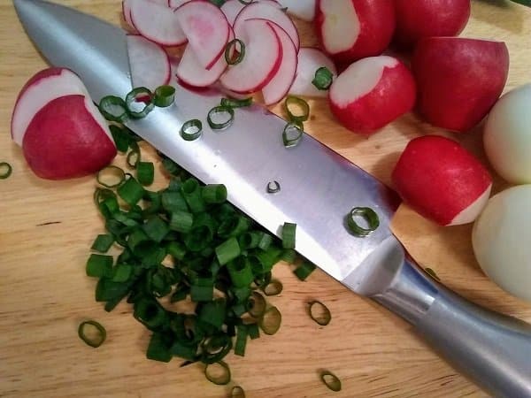 making spring salad