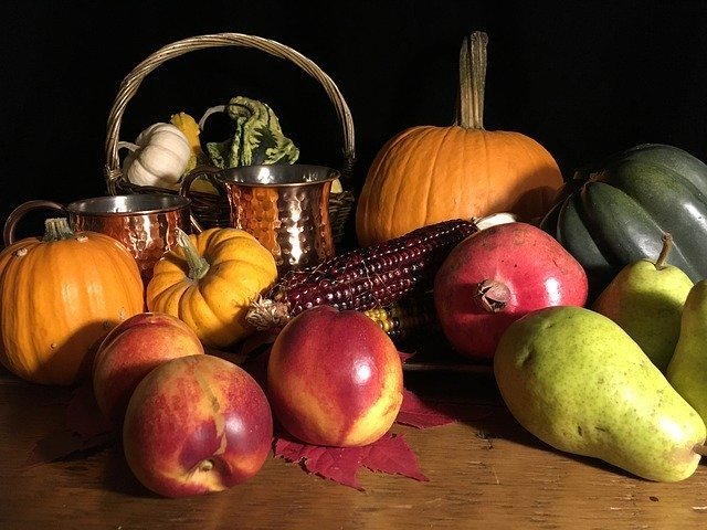 fall decorating with fruits