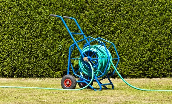 Liberty Garden 870 Industrial 4 Wheel 300 Foot Steel Frame Water